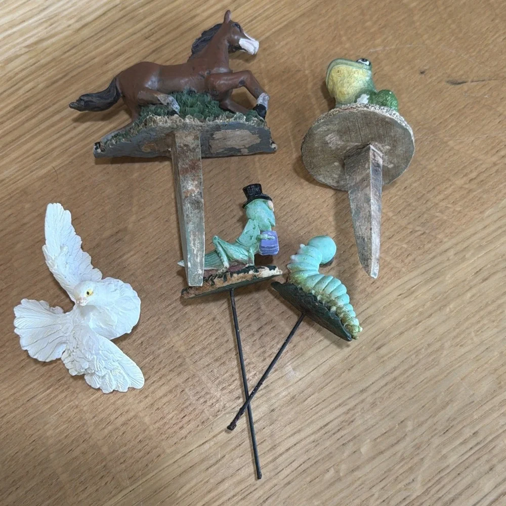 Lot Of 5 Mixed Plant Accessories Horse Frog Dove Insects